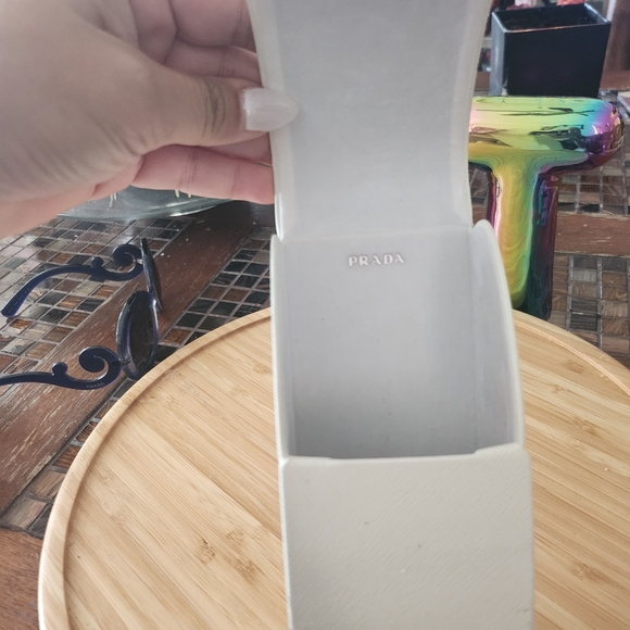 Prada sunglasses with case - Picture 7 of 8